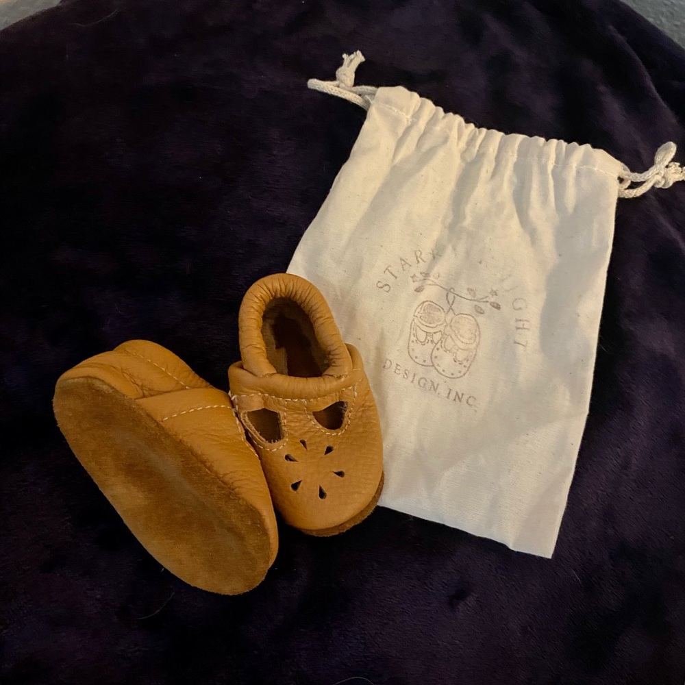 Starry Knight Soft soles leather moccasin shoes. 0-3m (4inches) Never worn.